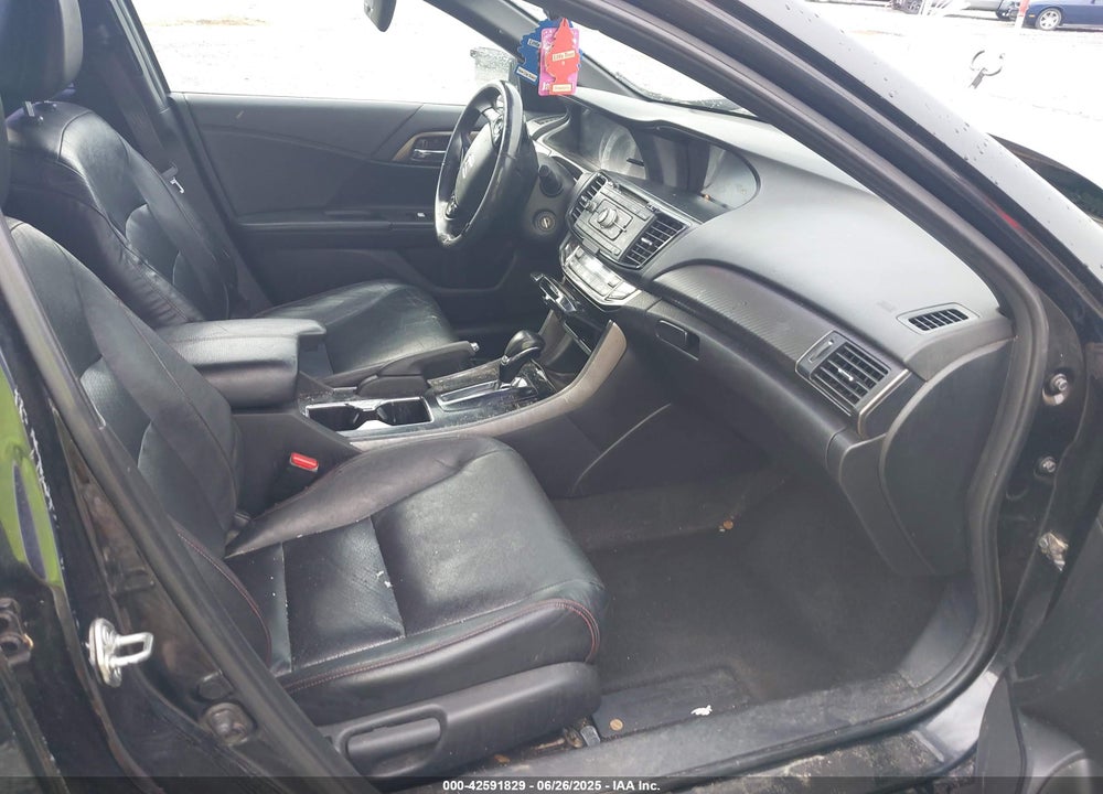 2017 HONDA ACCORD VIN: 1HGCR2F13HA216950