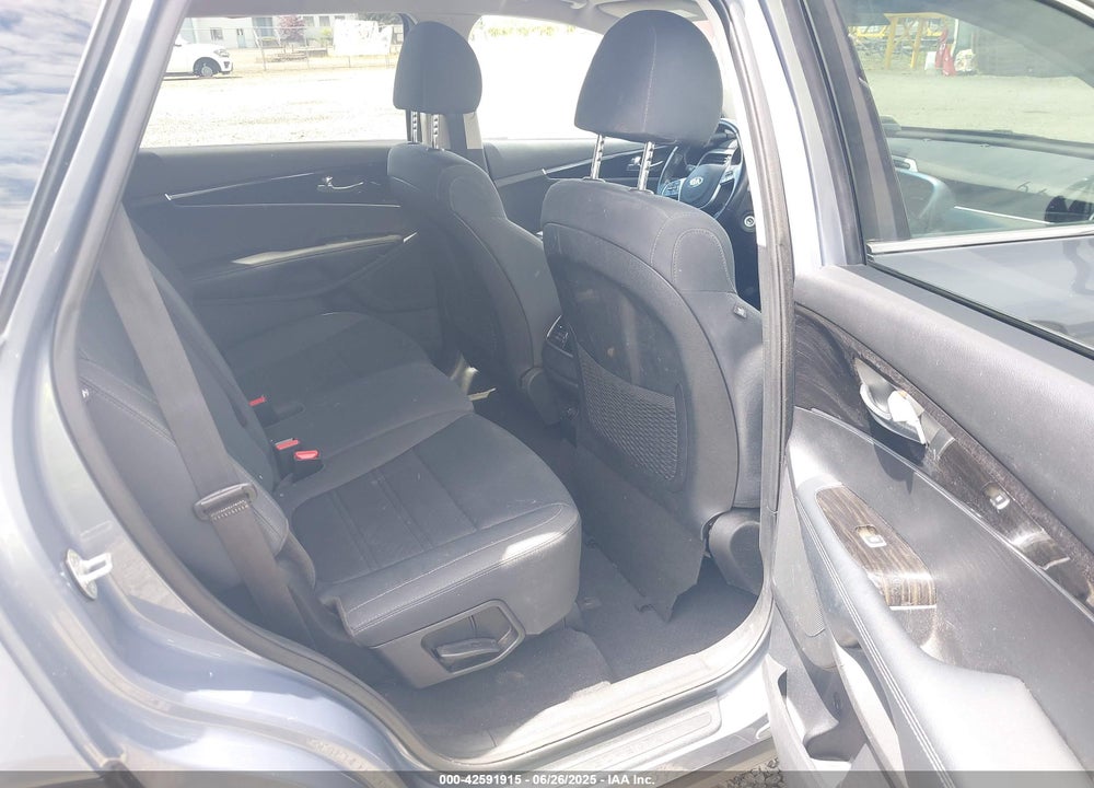 2019 KIA SORENTO VIN: 5XYPGDA31KG601733