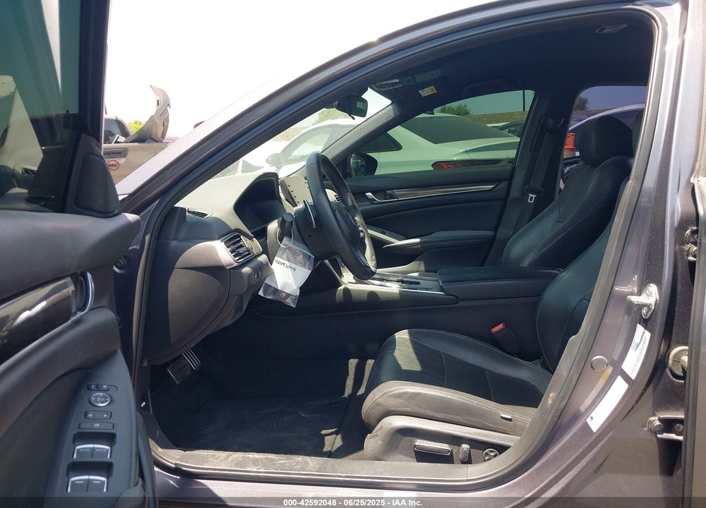 2018 HONDA ACCORD VIN: 1HGCV1F31JA190765