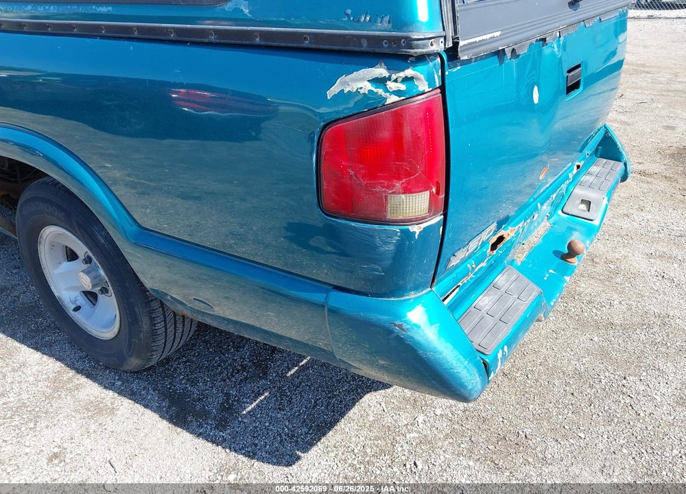 1996 CHEVROLET S TRUCK S10 VIN: 1GCCS1448TK101743