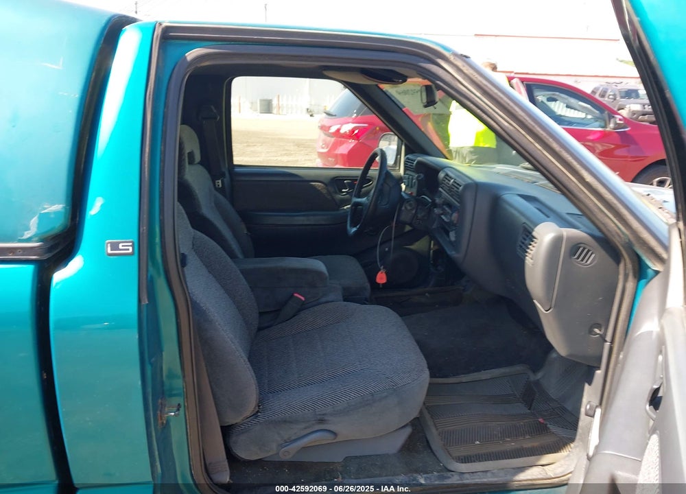 1996 CHEVROLET S TRUCK S10 VIN: 1GCCS1448TK101743
