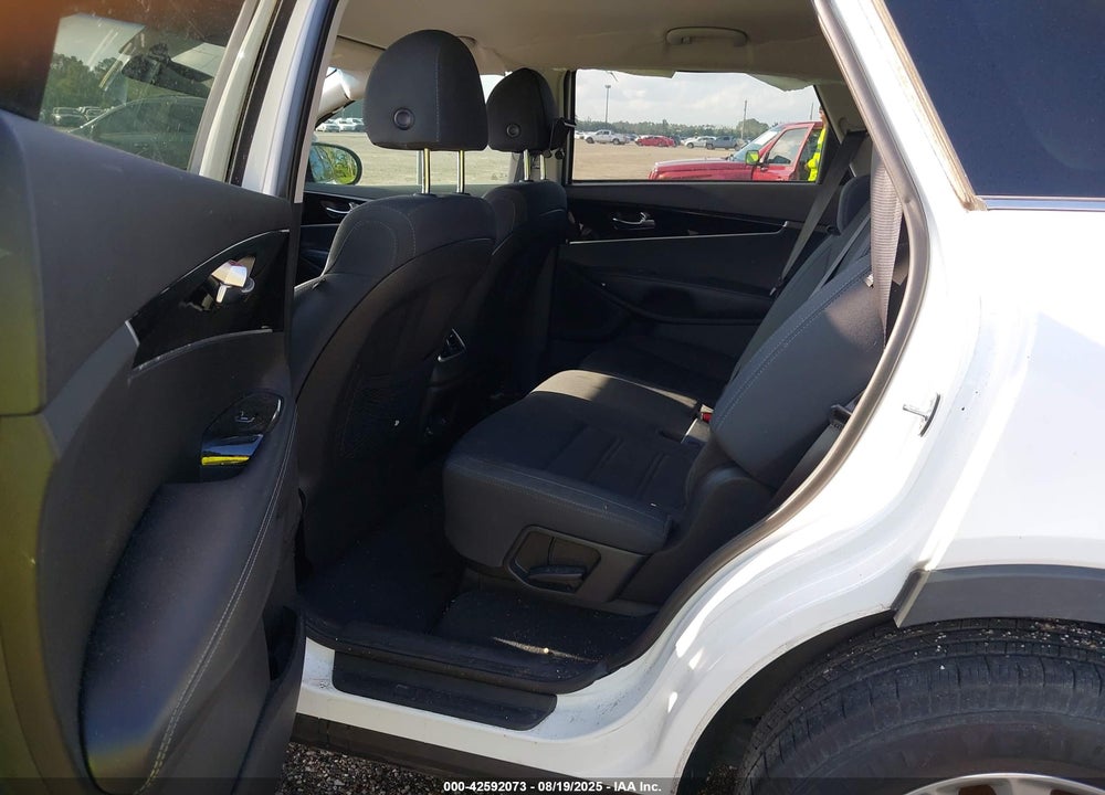 2019 KIA SORENTO VIN: 5XYPG4A39KG516624