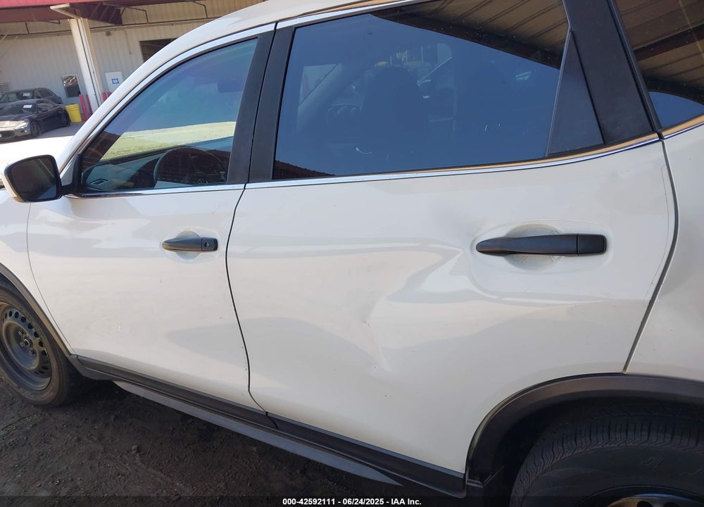 2017 NISSAN ROGUE VIN: JN8AT2MT7HW137462