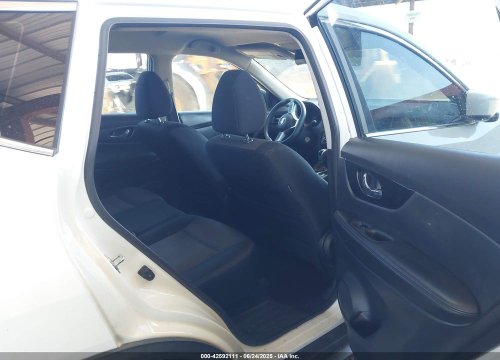 2017 NISSAN ROGUE VIN: JN8AT2MT7HW137462