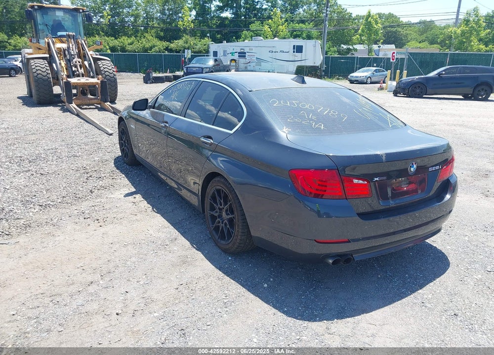 2013 BMW 528I VIN: WBAXH5C57DD114603