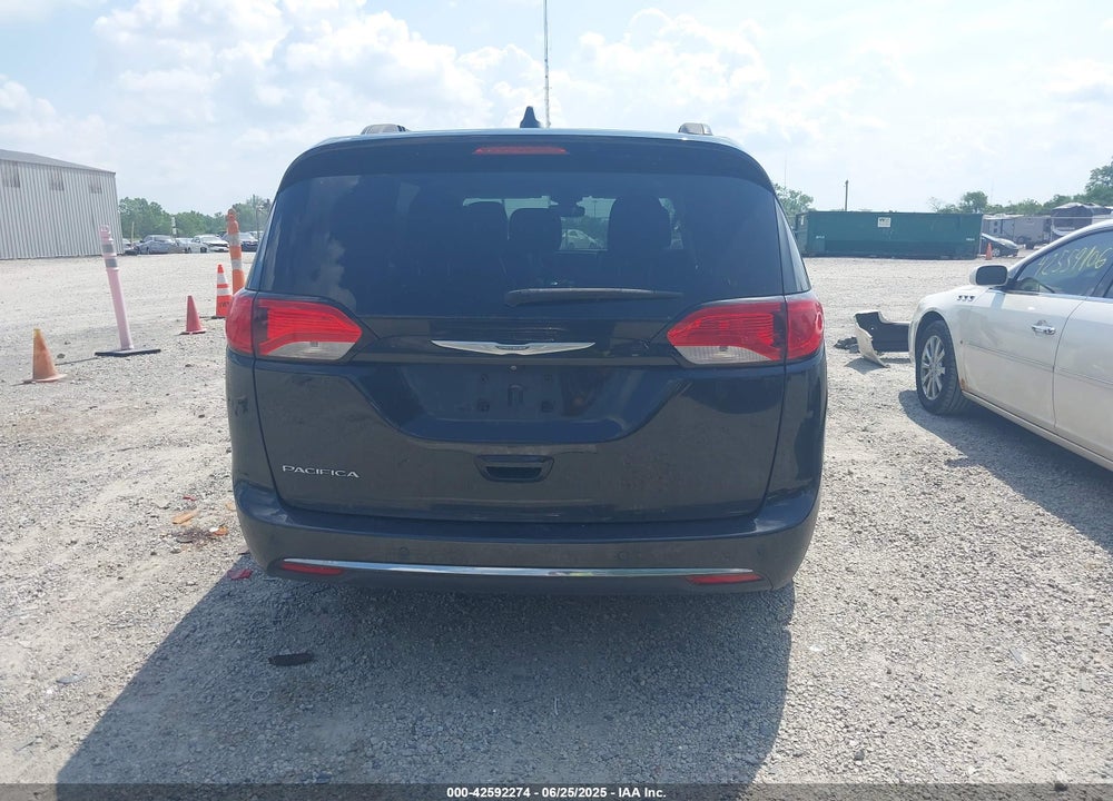 2017 CHRYSLER PACIFICA TOURING L VIN: 2C4RC1BGXHR535224