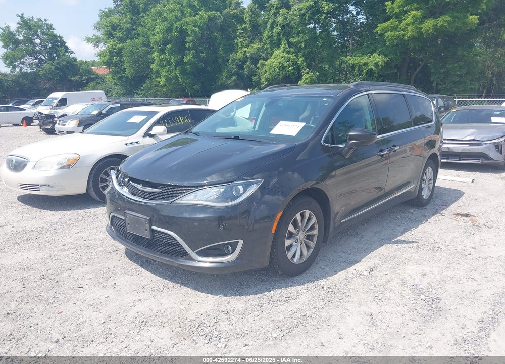 2017 CHRYSLER PACIFICA TOURING L VIN: 2C4RC1BGXHR535224