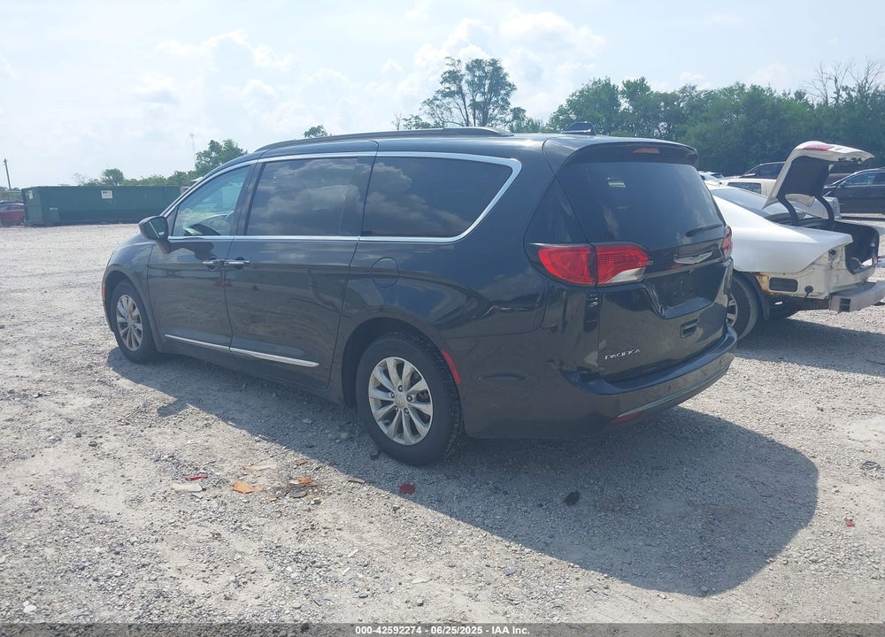 2017 CHRYSLER PACIFICA TOURING L VIN: 2C4RC1BGXHR535224