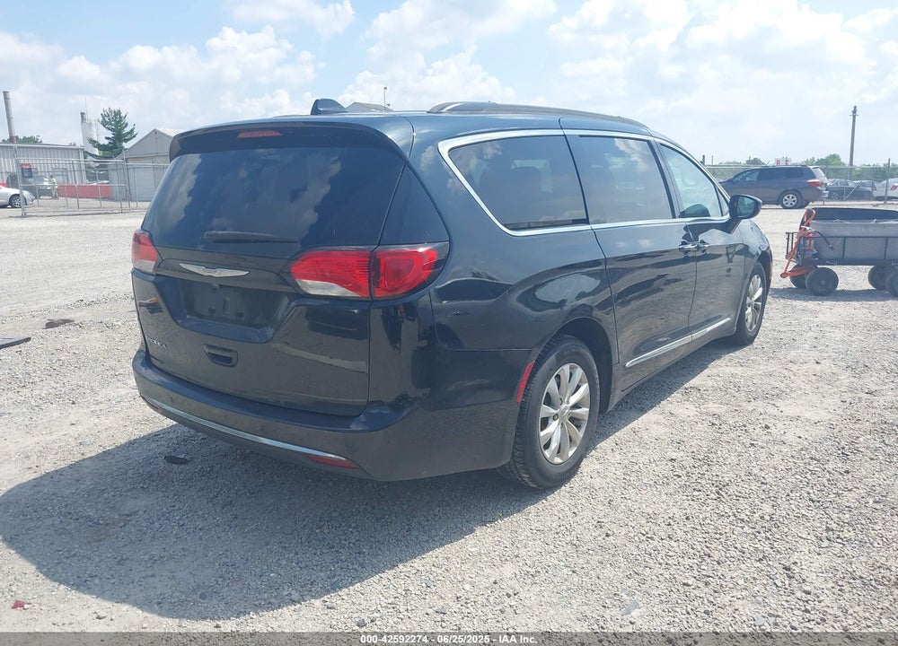2017 CHRYSLER PACIFICA TOURING L VIN: 2C4RC1BGXHR535224