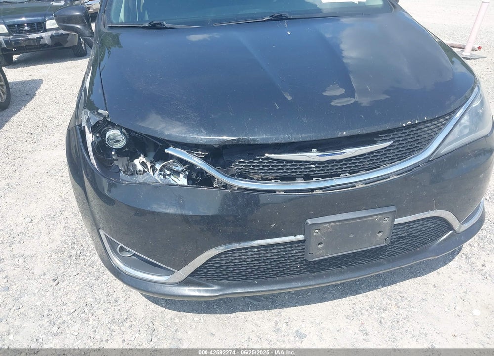 2017 CHRYSLER PACIFICA TOURING L VIN: 2C4RC1BGXHR535224