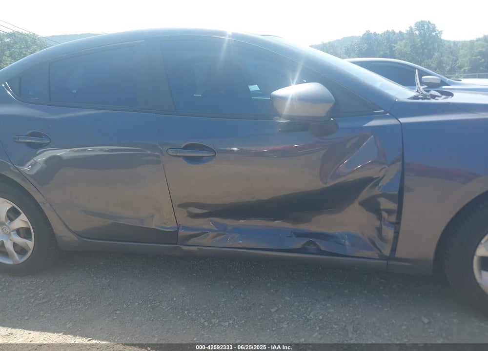 2014 MAZDA 3 I SPORT VIN: JM1BM1U73E1175189