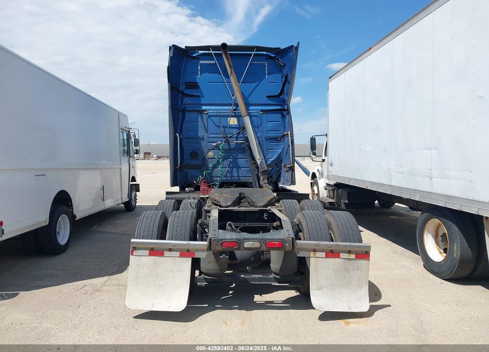 2013 VOLVO VN VNL VIN: 4V4NC9EG5DN133065