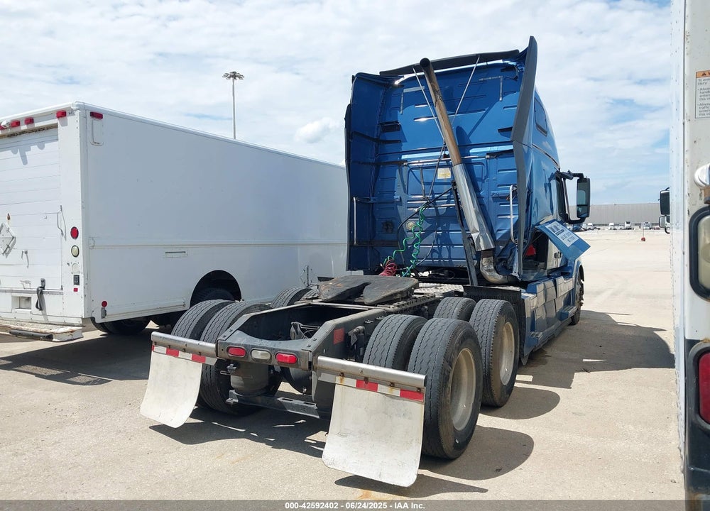 2013 VOLVO VN VNL VIN: 4V4NC9EG5DN133065