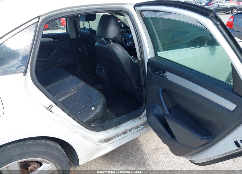 2013 VOLKSWAGEN PASSAT 2.5L SE VIN: 1VWBH7A30DC134298