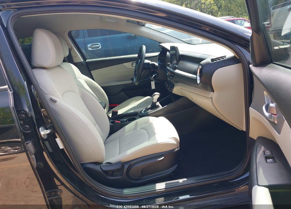 2023 KIA FORTE VIN: 3KPF24AD9PE581058
