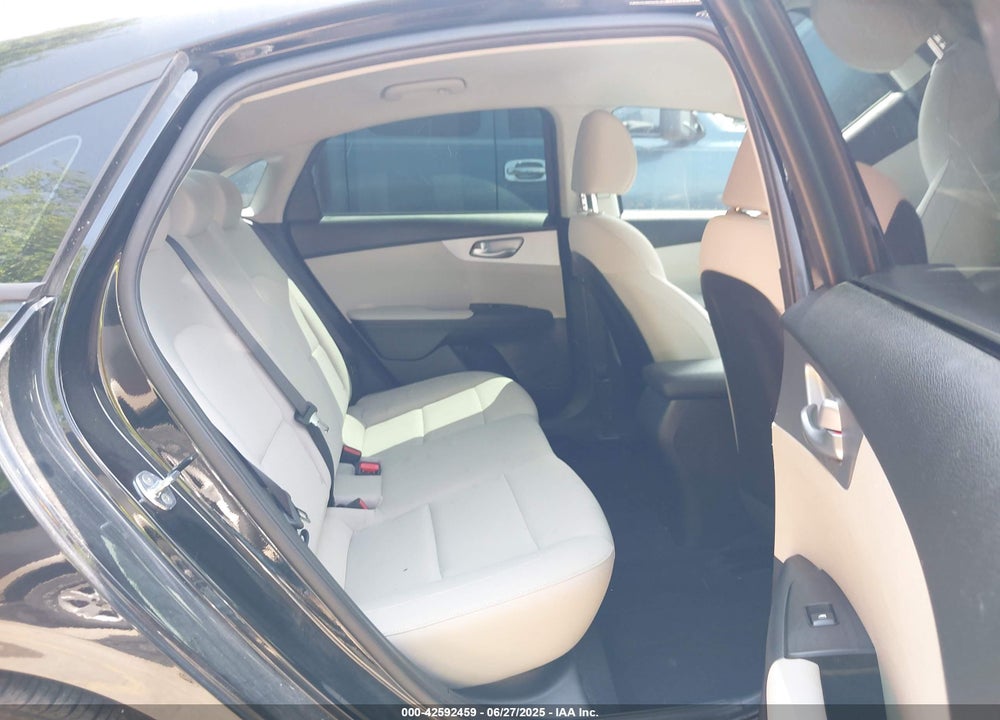 2023 KIA FORTE VIN: 3KPF24AD9PE581058