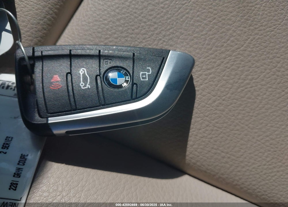 2022 BMW 2 SERIES VIN: WBA53AK08N7K04055