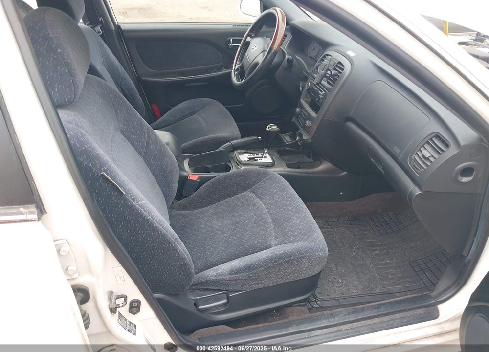 2004 HYUNDAI SONATA VIN: KMHWF25S34A045671