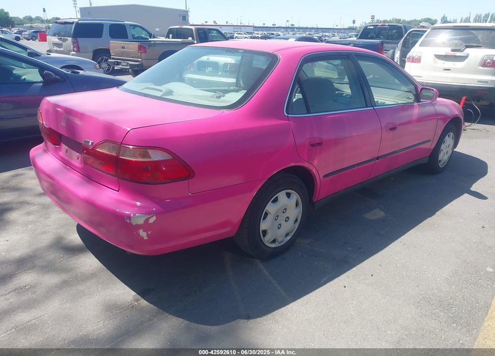 1998 HONDA ACCORD LX VIN: 1HGCG5640WA057156