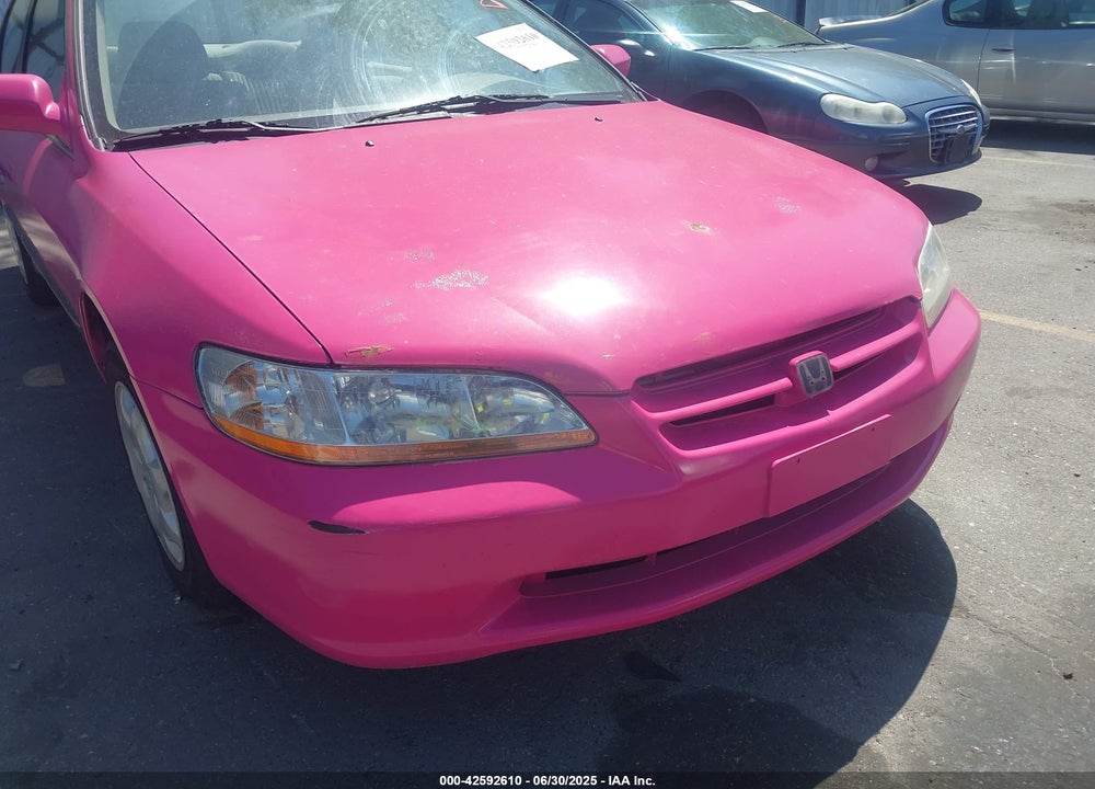 1998 HONDA ACCORD LX VIN: 1HGCG5640WA057156
