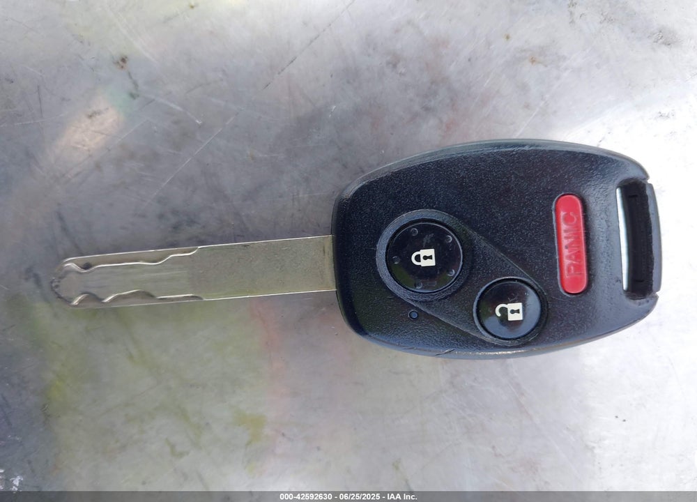 2012 HONDA FIT VIN: JHMGE8H33CC030446