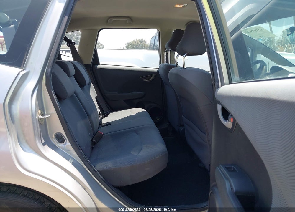 2012 HONDA FIT VIN: JHMGE8H33CC030446