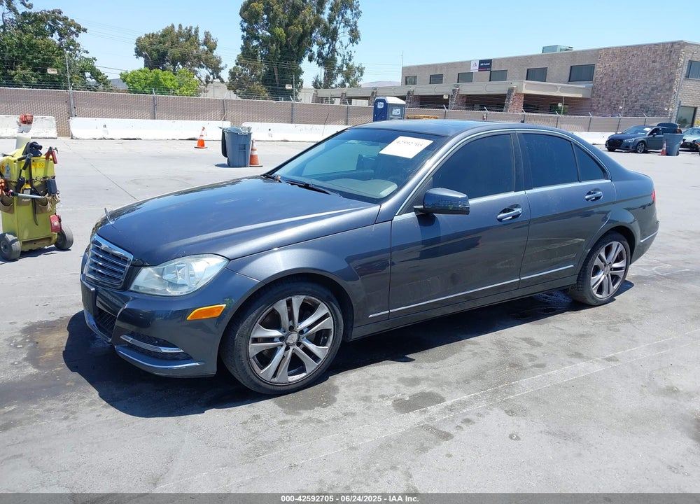 2013 MERCEDES-BENZ C CLASS VIN: WDDGF4HB9DR300881