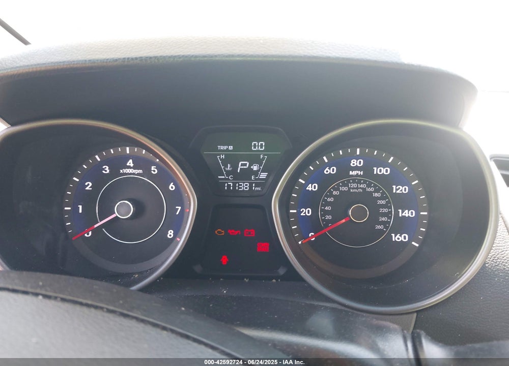 2014 HYUNDAI ELANTRA VIN: 5NPDH4AE9EH461168