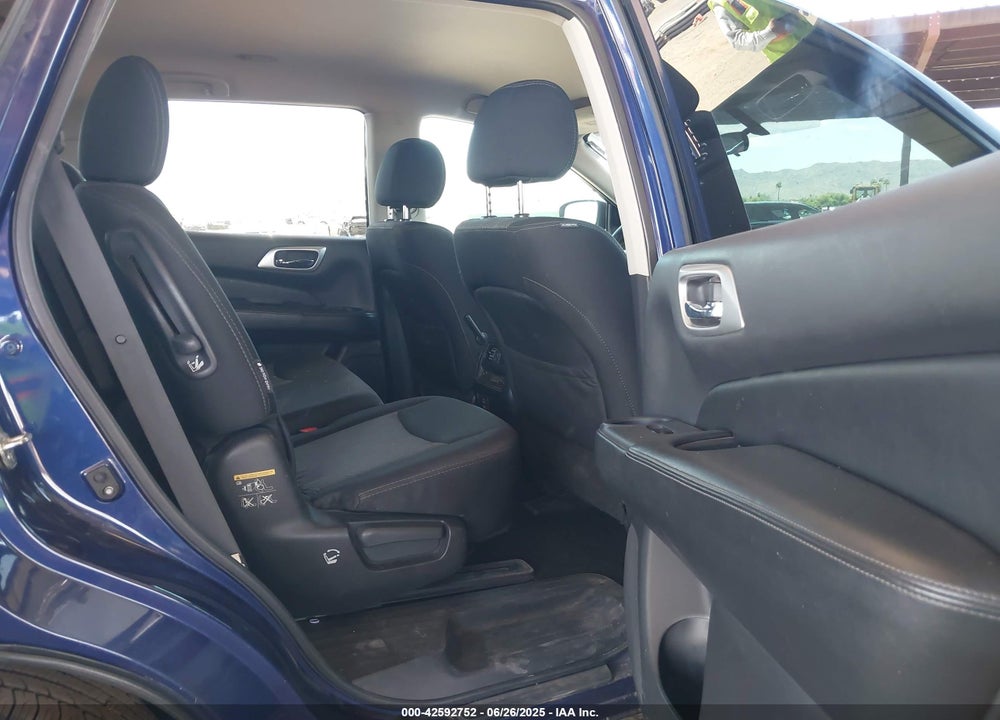 2018 NISSAN PATHFINDER VIN: 5N1DR2MN5JC623814