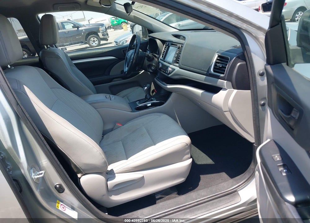 2017 TOYOTA HIGHLANDER VIN: 5TDZZRFH0HS204806