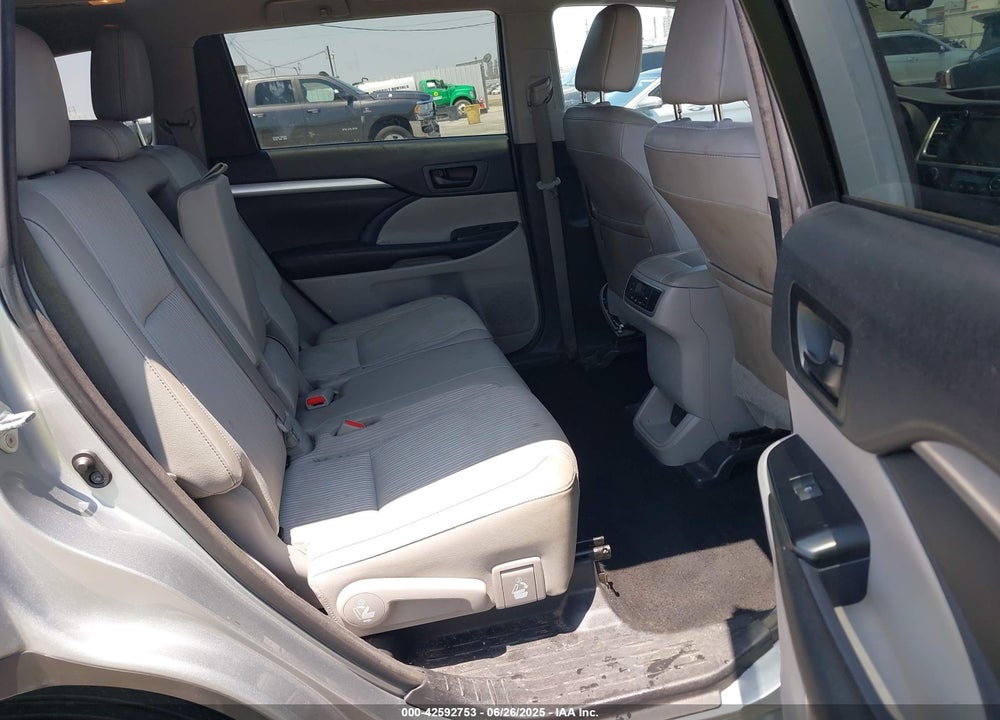 2017 TOYOTA HIGHLANDER VIN: 5TDZZRFH0HS204806