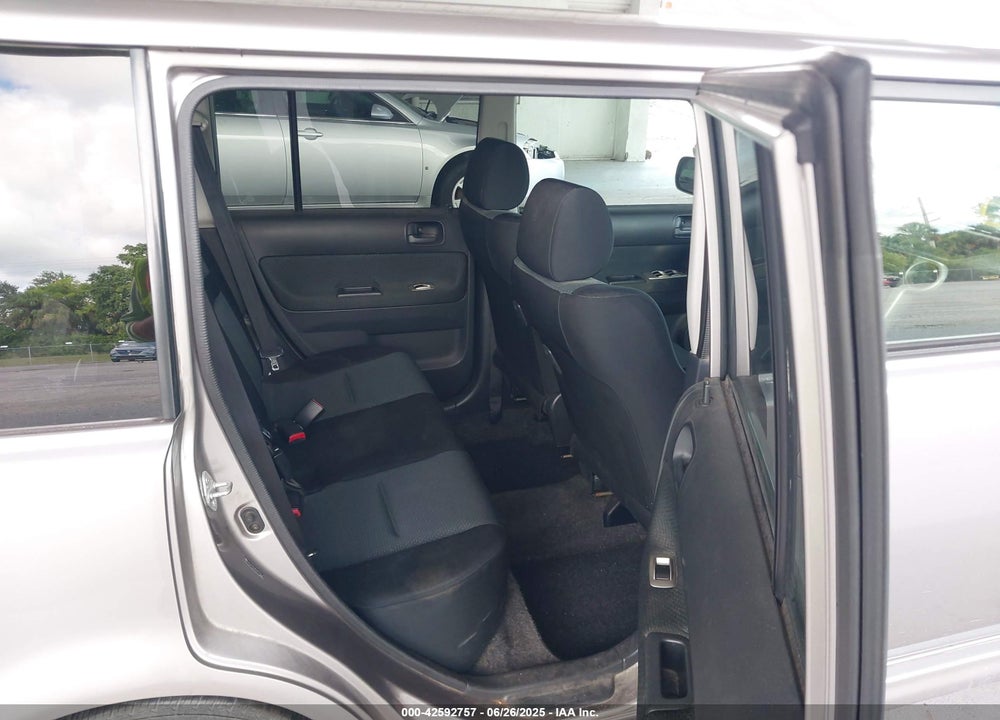 2006 TOYOTA SCION VIN: JTLKT324864077724