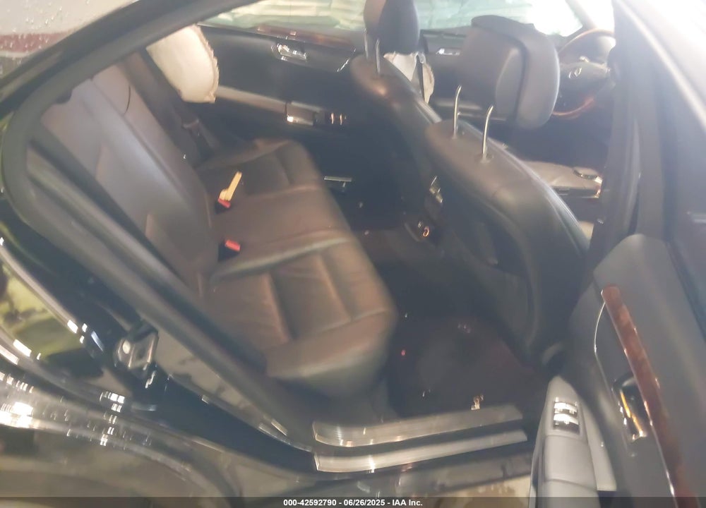 2010 MERCEDES-BENZ S CLASS VIN: WDDNG7BB4AA289250