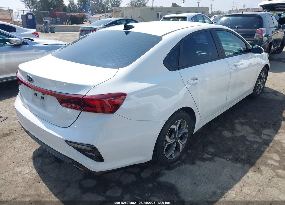 2021 KIA FORTE LXS VIN: 3KPF24AD0ME406662