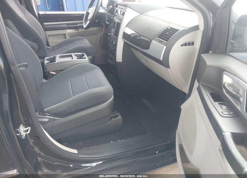 2010 DODGE GRAND CARAVAN SXT VIN: 2D4RN5D17AR101443