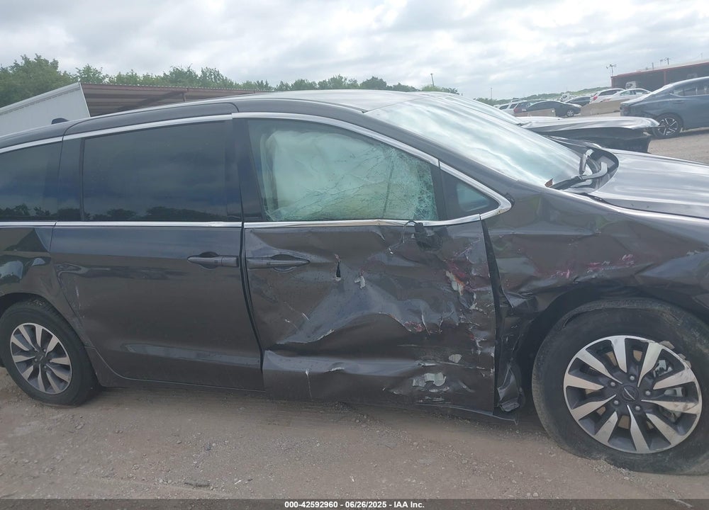 2023 CHRYSLER PACIFICA HYBRID TOURING L VIN: 2C4RC1L75PR554535