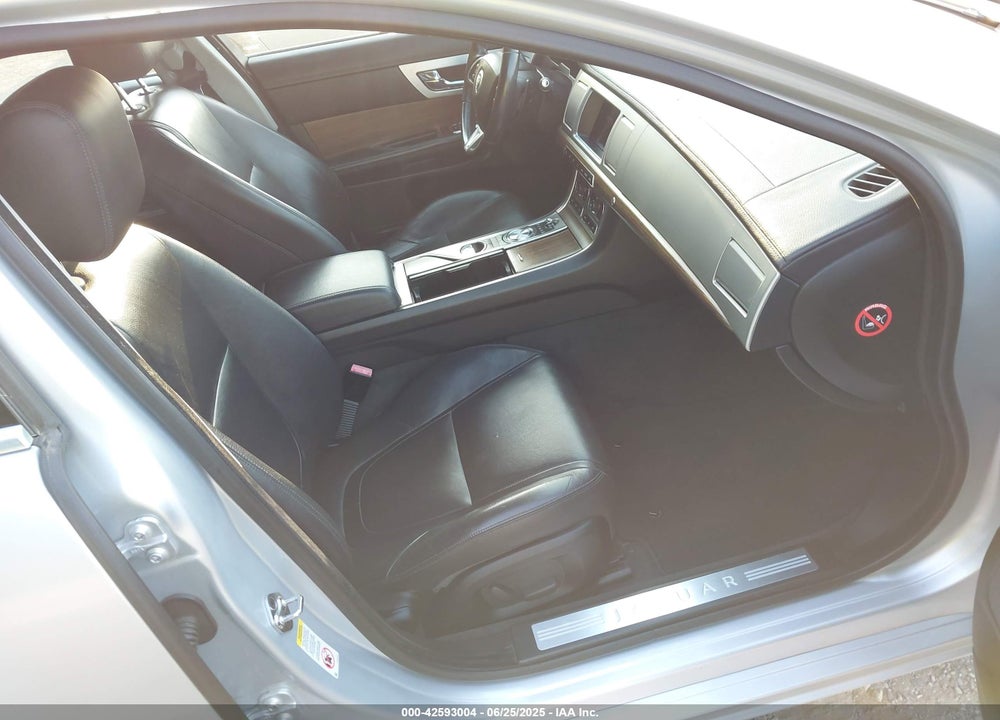 2013 JAGUAR XF VIN: SAJWJ0EF6D8S81203