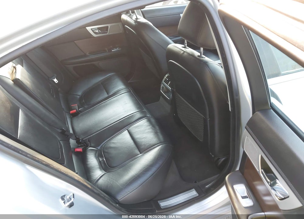 2013 JAGUAR XF VIN: SAJWJ0EF6D8S81203
