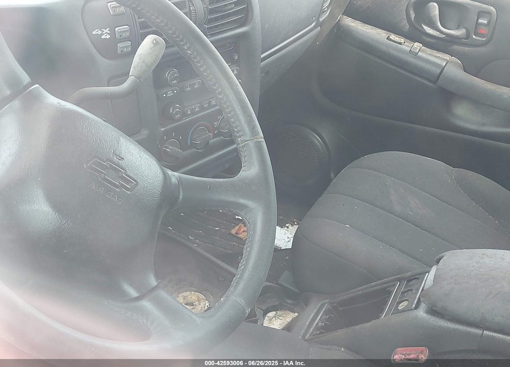 2003 CHEVROLET S-10 LS VIN: 1GCDT13X13K167564