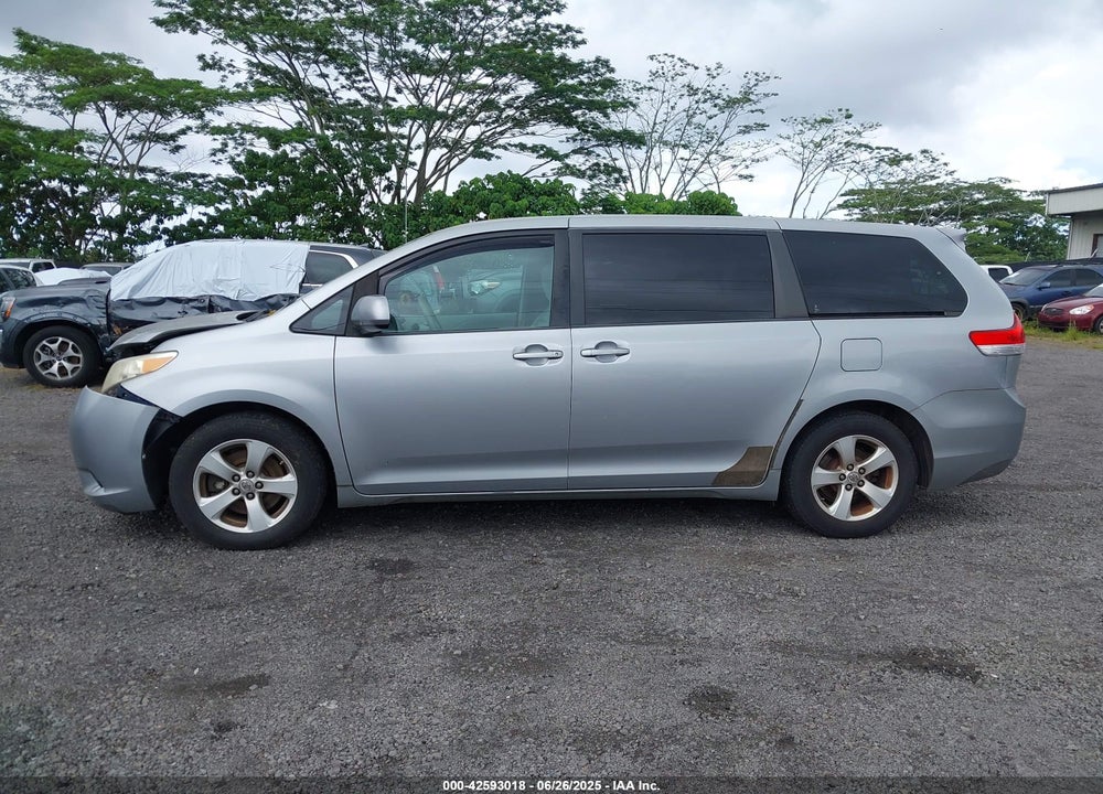 2011 TOYOTA SIENNA LE V6/LE V6 AUTO ACCESS SEAT VIN: 5TDKK3DC1BS116106