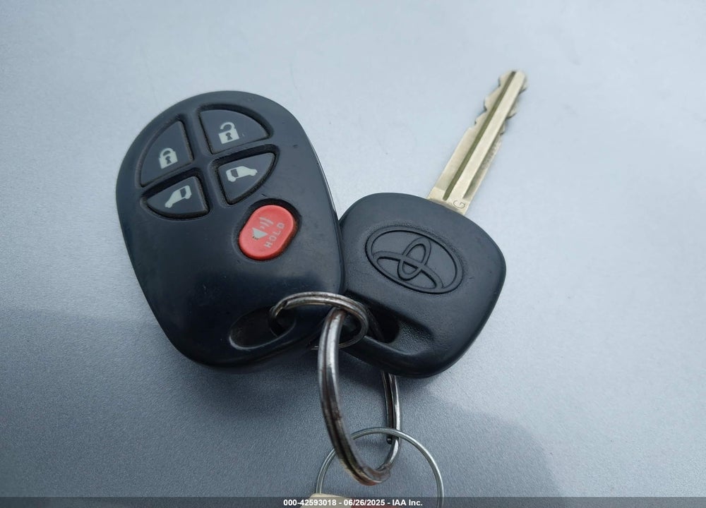 2011 TOYOTA SIENNA LE V6/LE V6 AUTO ACCESS SEAT VIN: 5TDKK3DC1BS116106