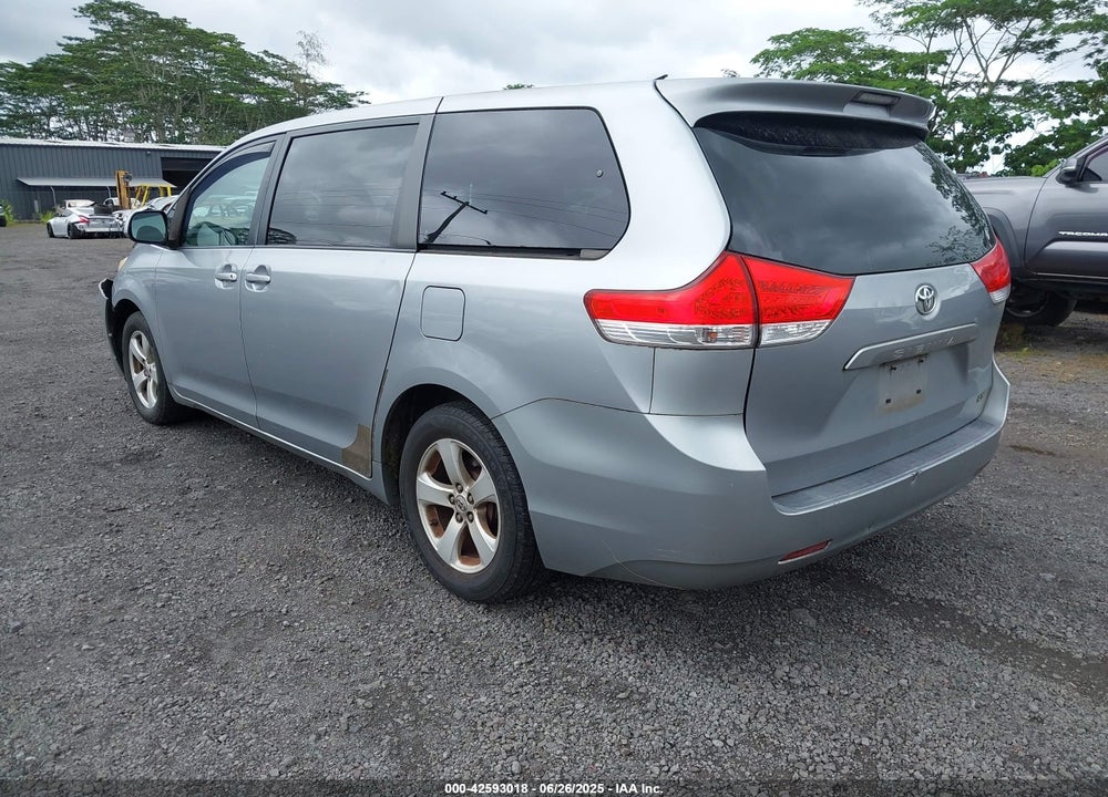 2011 TOYOTA SIENNA LE V6/LE V6 AUTO ACCESS SEAT VIN: 5TDKK3DC1BS116106