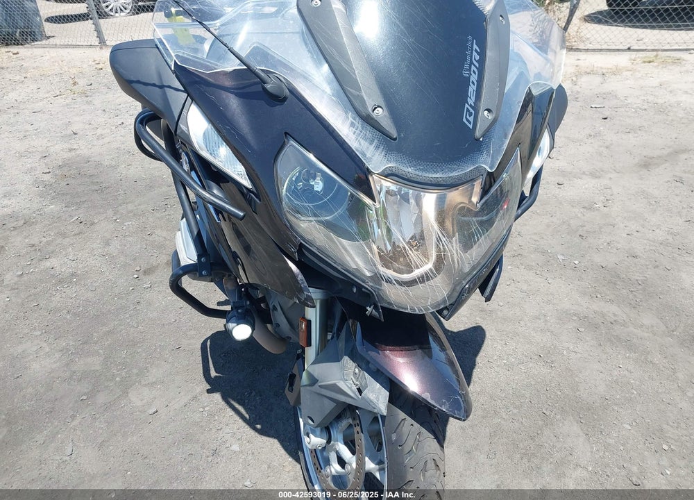 2016 BMW R1200 RT VIN: WB10A130XGZ196014