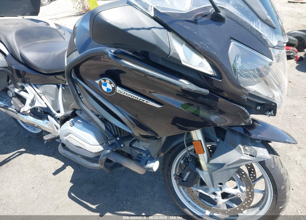 2016 BMW R1200 RT VIN: WB10A130XGZ196014