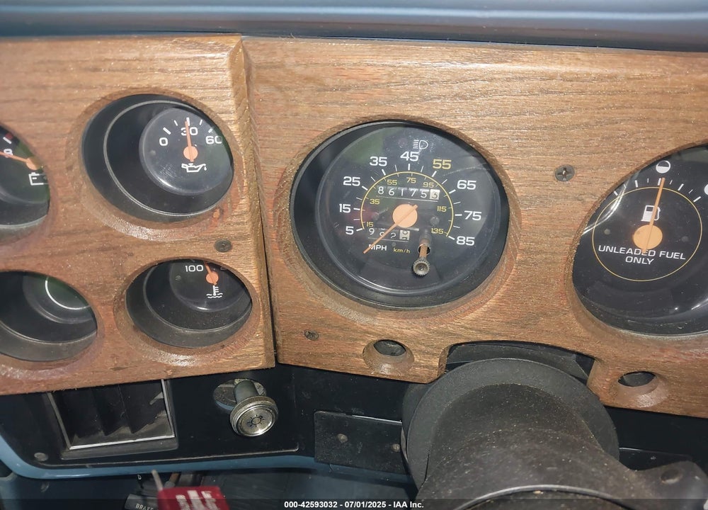 1989 GMC SUBURBAN R15 CONVENTIONAL VIN: 1GKER16K7KF509078