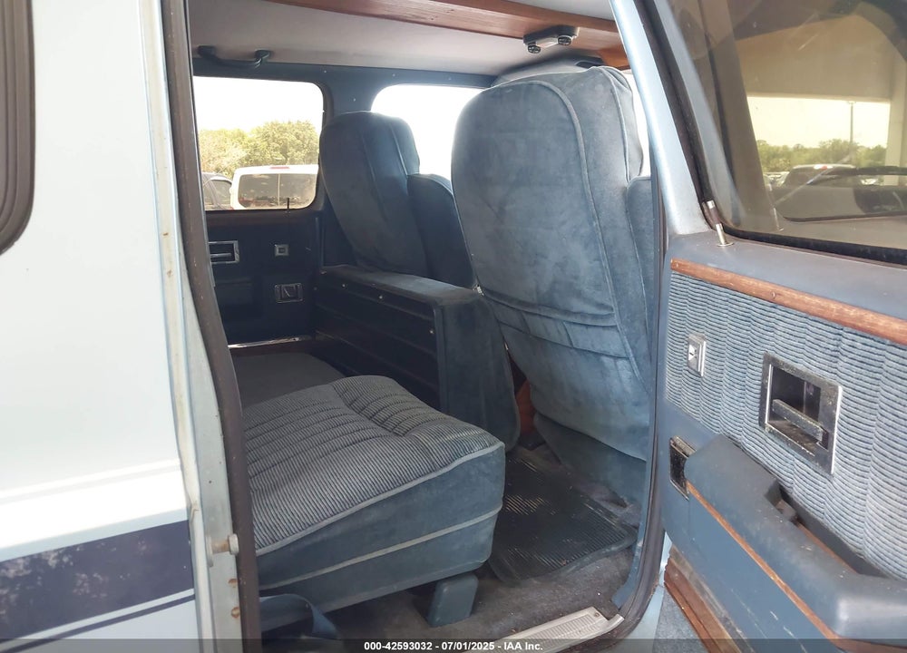 1989 GMC SUBURBAN R15 CONVENTIONAL VIN: 1GKER16K7KF509078