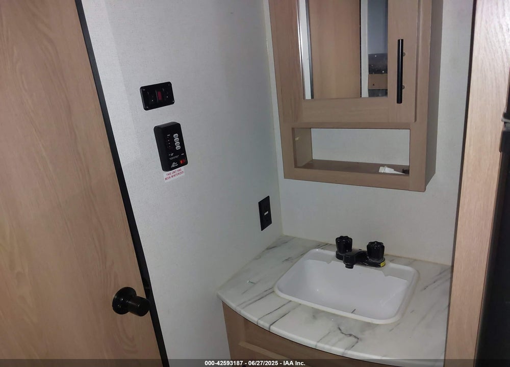 2022 AVENGER TRAVEL TRAILER VIN: 5ZT2AVRB6NB933970