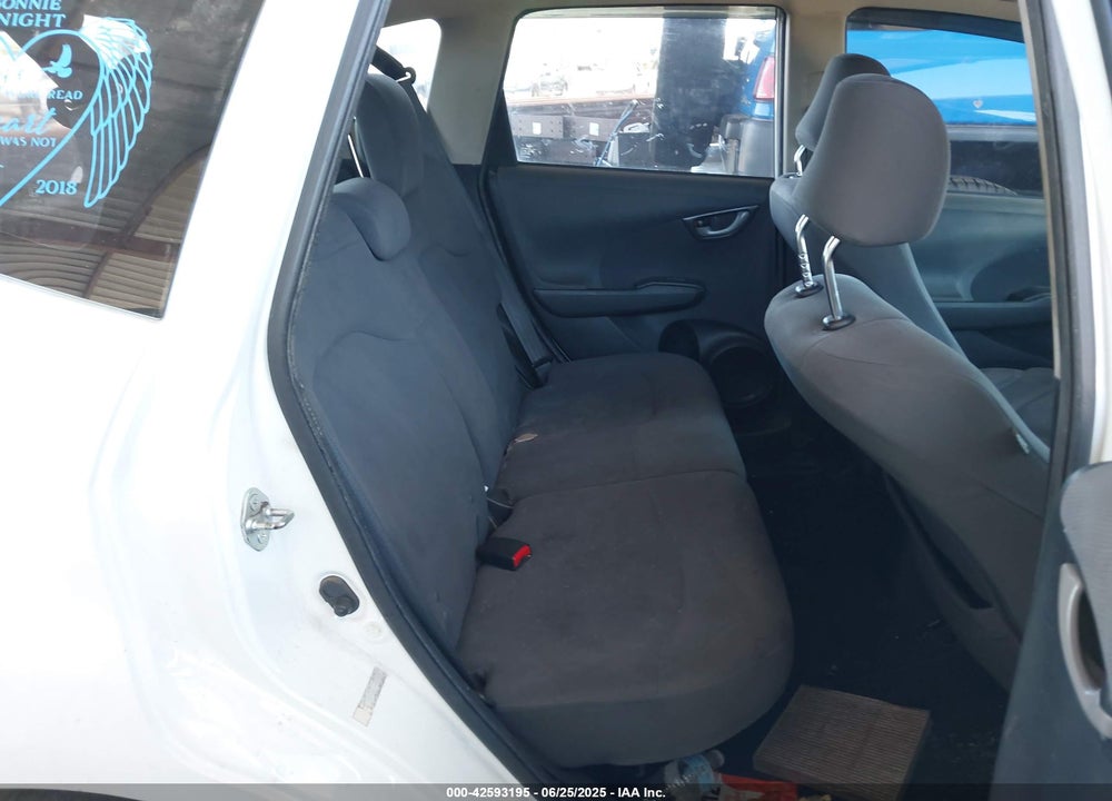 2013 HONDA FIT VIN: JHMGE8H32DC038524