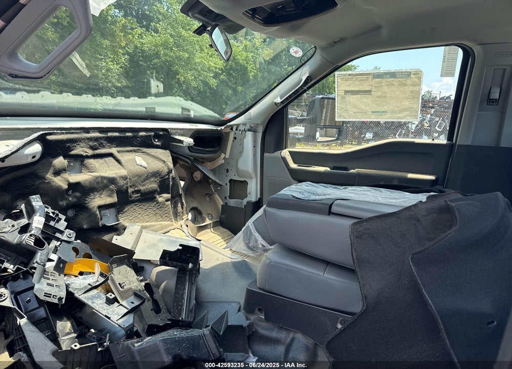 2024 FORD F-550 CHASSIS VIN: 1FDUF5HTXRED41221