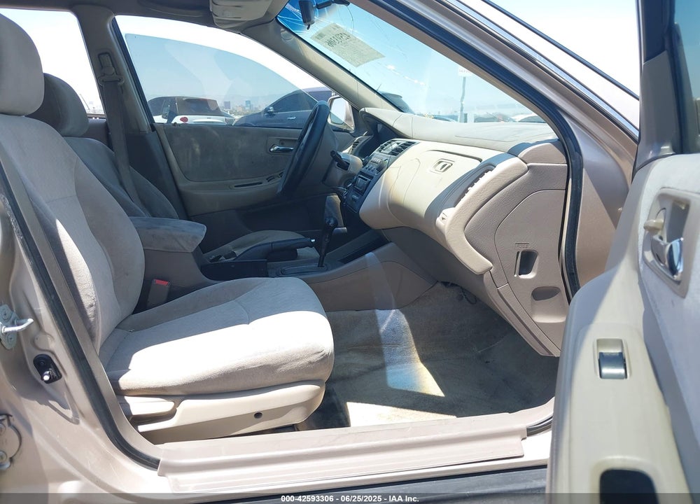 2002 HONDA ACCORD 2.3 LX VIN: 3HGCG665X2G703605